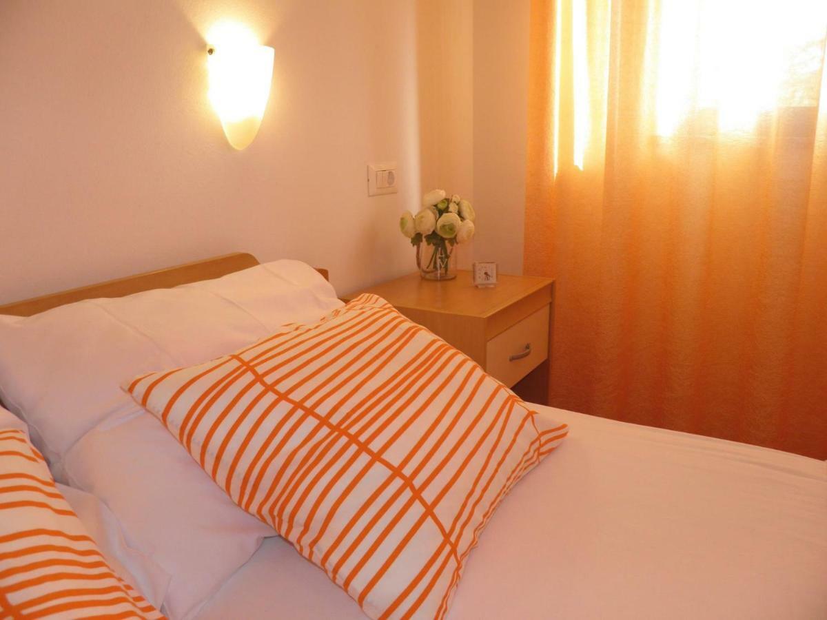 Apartment Suzy With Private Parking Fazana Exterior photo