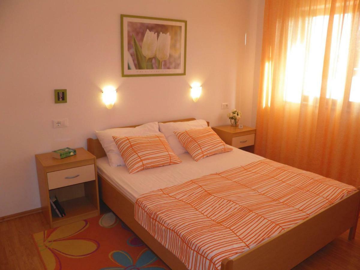 Apartment Suzy With Private Parking Fazana Exterior photo